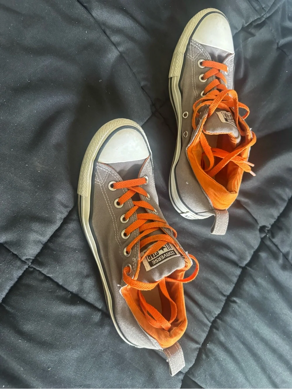 Converse All Stars Men’s/Womens Gray Canvas Sneakers with Orange Laces - Picture 4 of 5